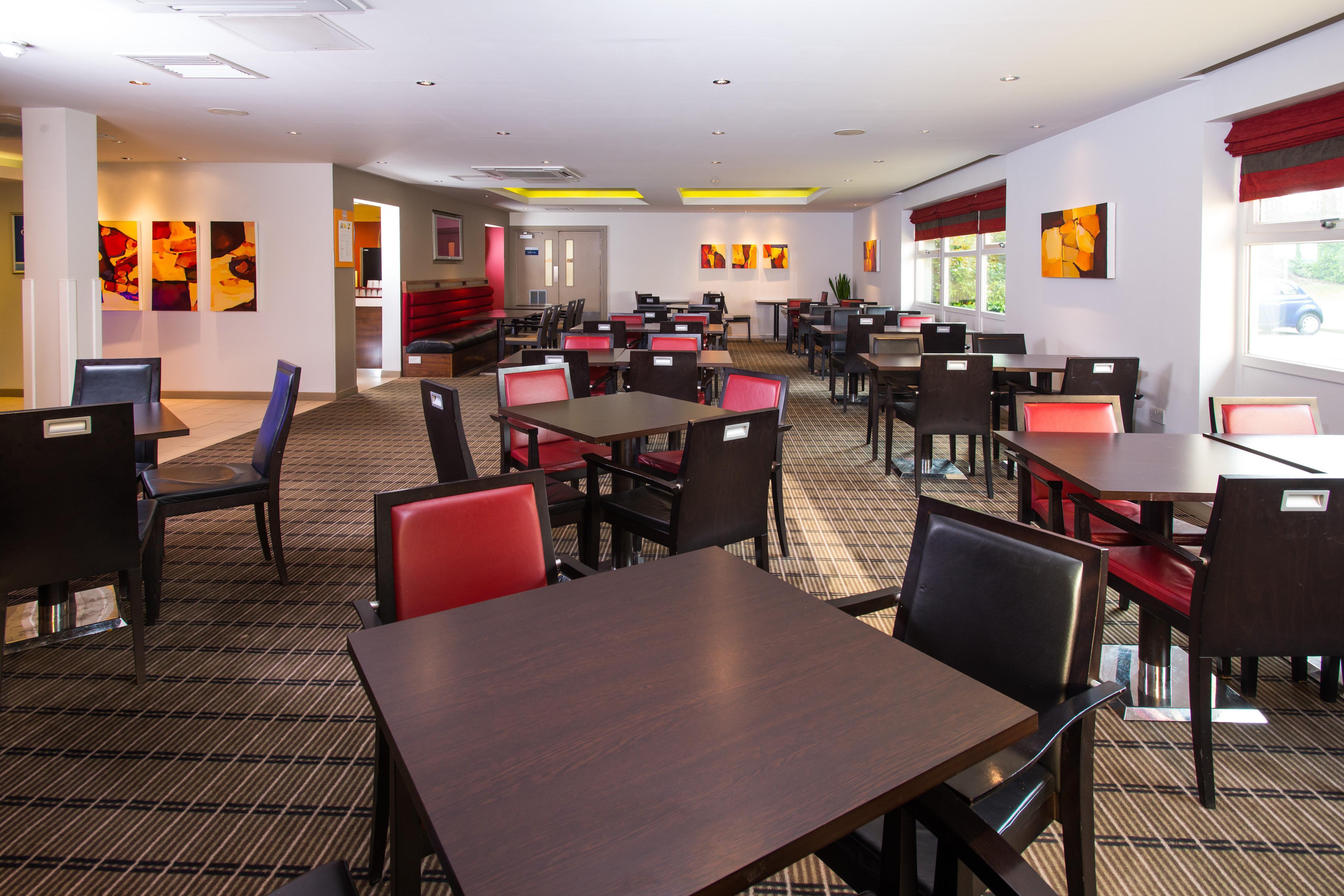 Holiday Inn Express East Midlands Airport By Ihg Castle Donington Exterior foto
